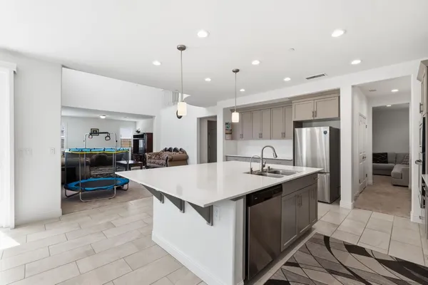 $775,000 | 4188 North Contessa Avenue, Fresno, CA 93723
