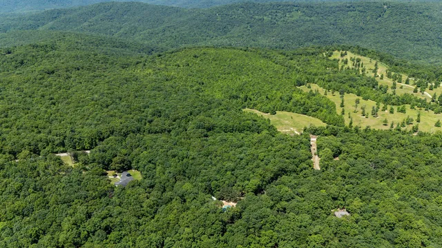 $499,900 | 154 Whitetail Lane, Belvidere, TN 37306