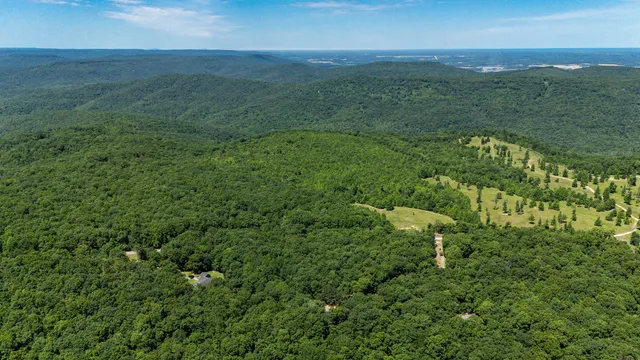 $499,900 | 154 Whitetail Lane, Belvidere, TN 37306