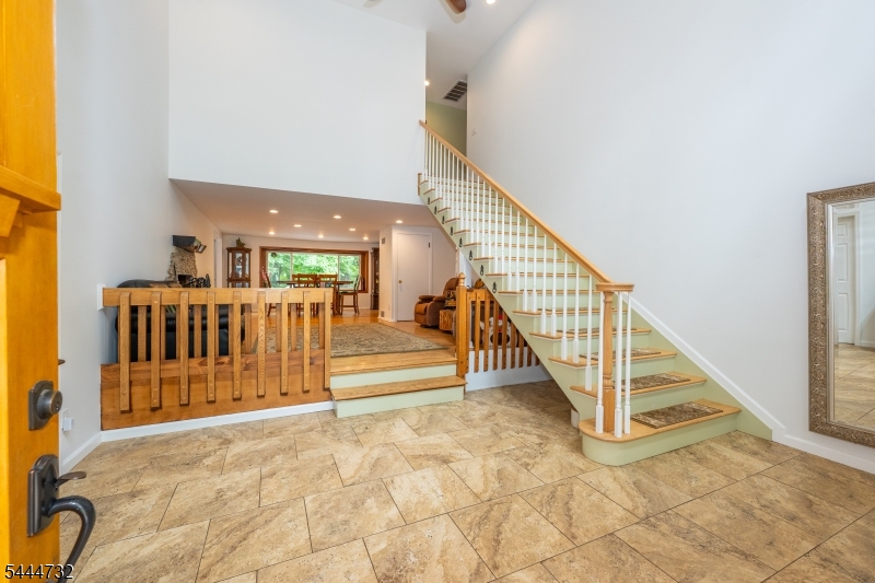 89 Moraine Road Morris Plains, NJ 07950 - Photo 4 of 48