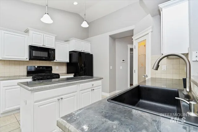 $389,900 | 445 Northeast Greystone Loop, Mountain Home, ID 83647