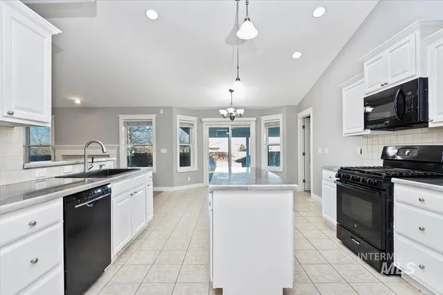 $389,900 | 445 Northeast Greystone Loop, Mountain Home, ID 83647