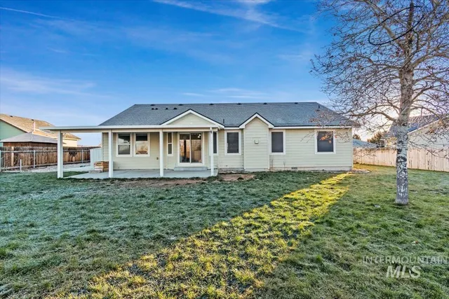 $389,900 | 445 Northeast Greystone Loop, Mountain Home, ID 83647