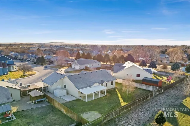 $389,900 | 445 Northeast Greystone Loop, Mountain Home, ID 83647