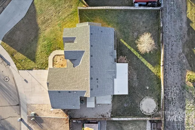 $389,900 | 445 Northeast Greystone Loop, Mountain Home, ID 83647