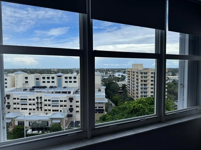 a window that has a lot of windows in it