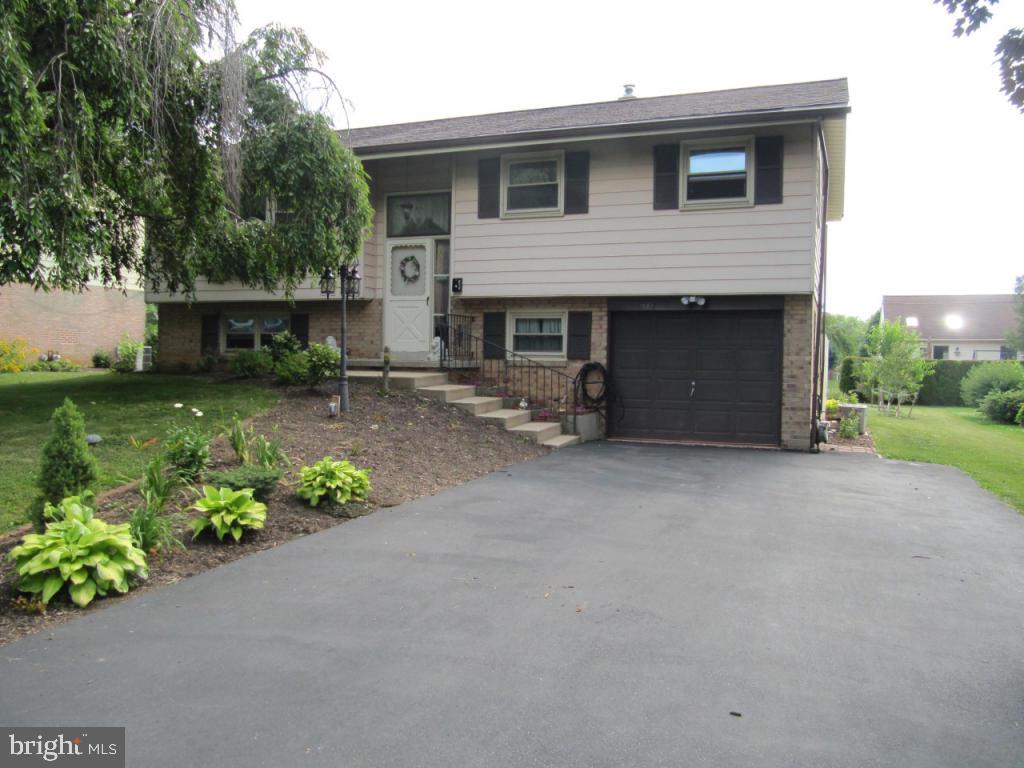 1661 Ridgedale Drive Lancaster, PA 17601 - Photo 1 of 13 Gallery Image 1