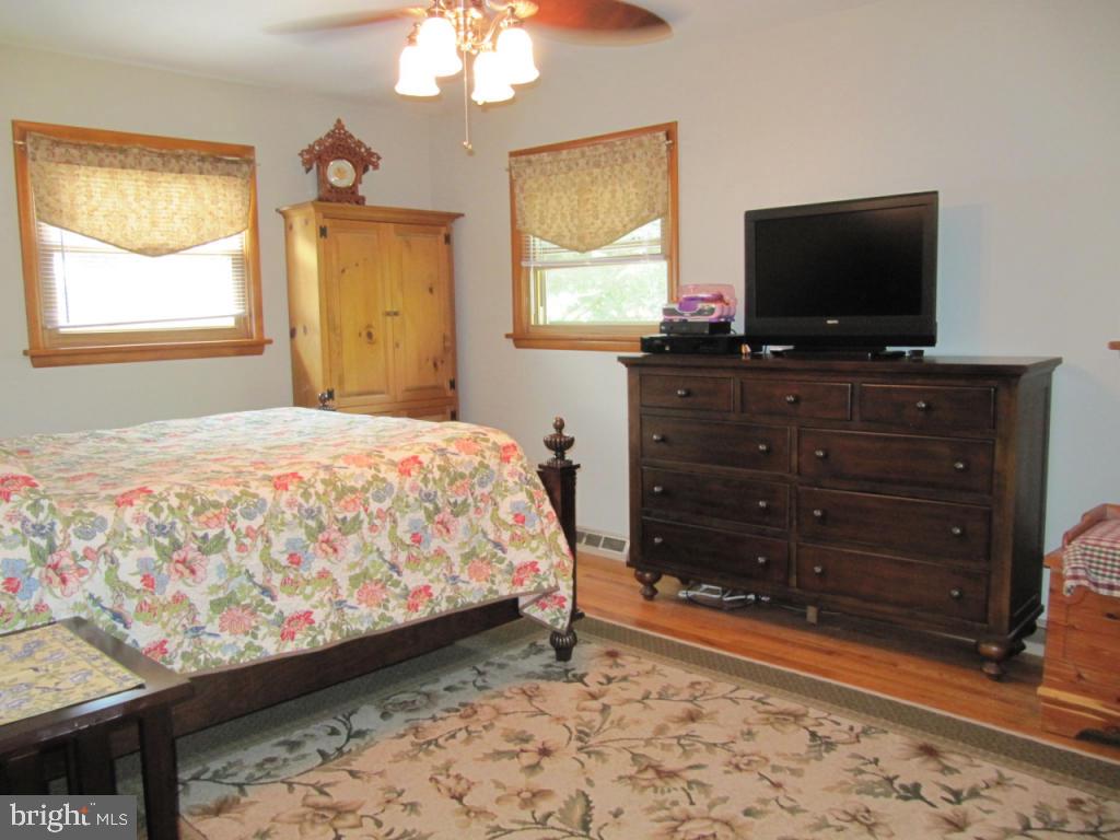 1661 Ridgedale Drive Lancaster, PA 17601 - Photo 7 of 13 Gallery Image 7