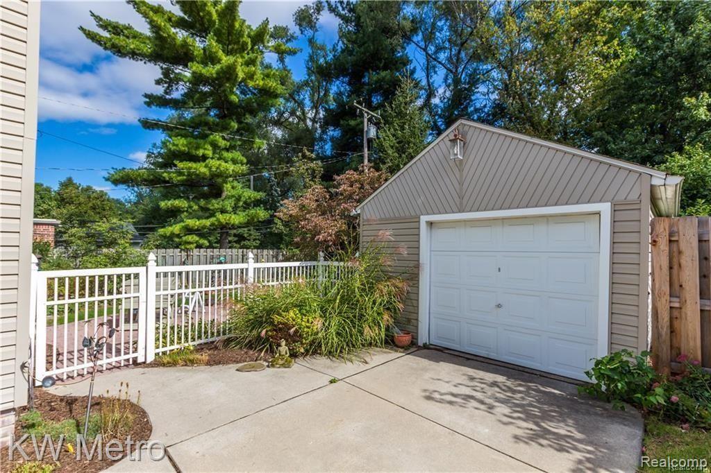 95 Maplefield Road Pleasant Ridge, MI 48069 - Photo 18 of 20
