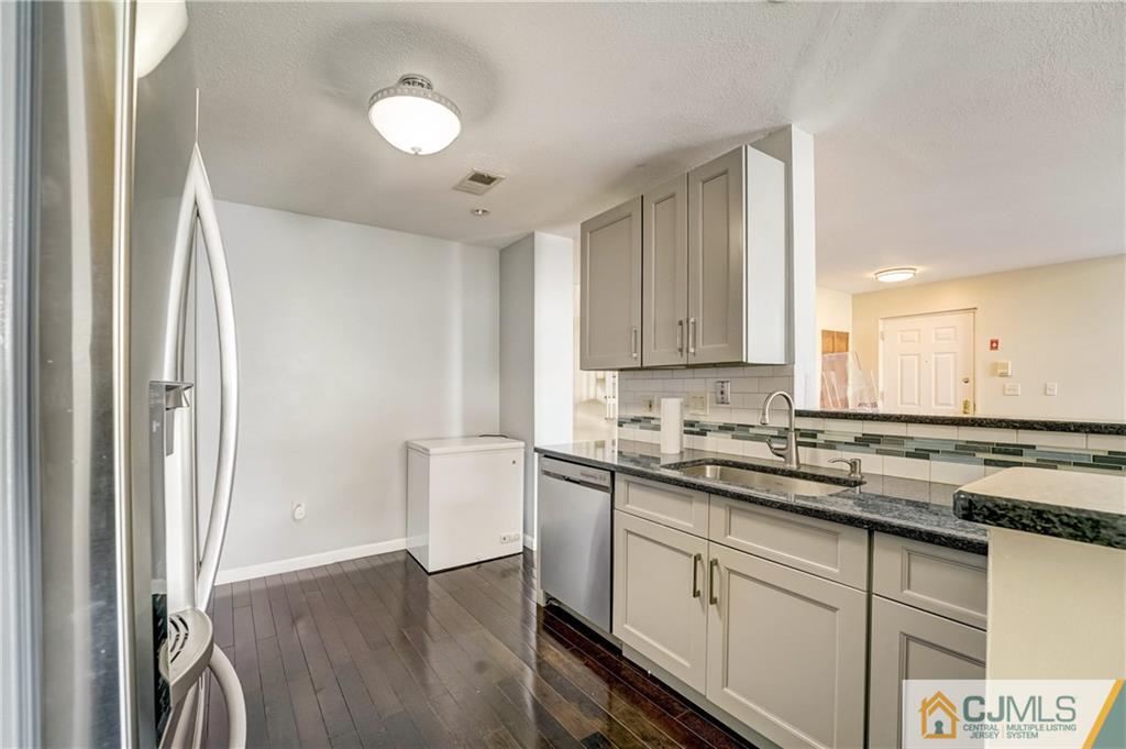 434 Edpas Road New Brunswick, NJ 08901 - Photo 11 of 41