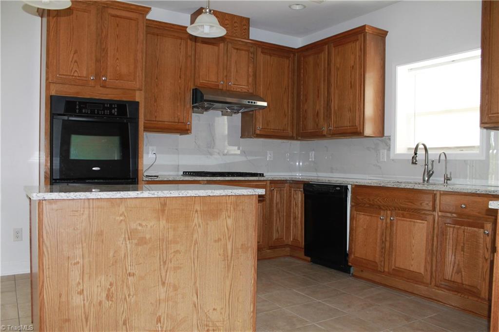 2320 Scouting Court High Point, NC 27265 - Photo 11 of 38