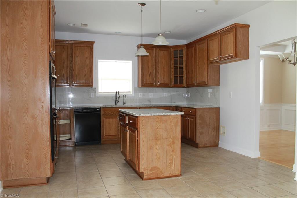 2320 Scouting Court High Point, NC 27265 - Photo 10 of 38