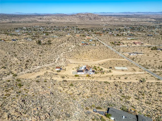 $1,900,000 | 8022 Wesley Road, Joshua Tree, CA 92252