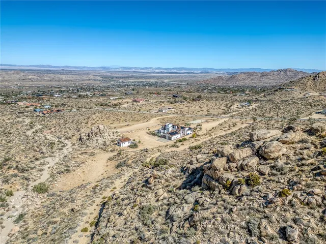 $1,900,000 | 8022 Wesley Road, Joshua Tree, CA 92252