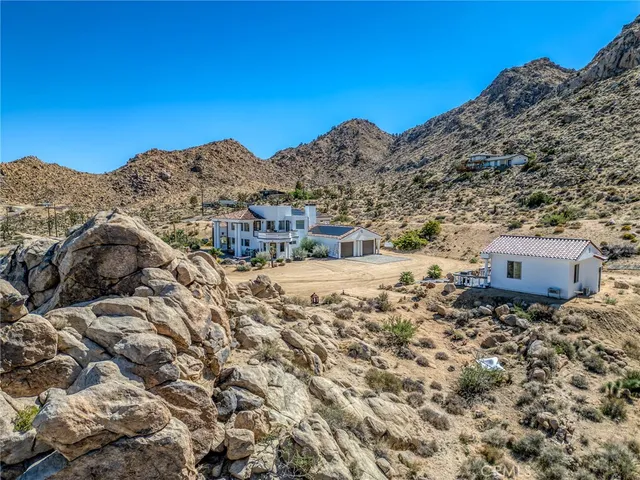 $1,900,000 | 8022 Wesley Road, Joshua Tree, CA 92252
