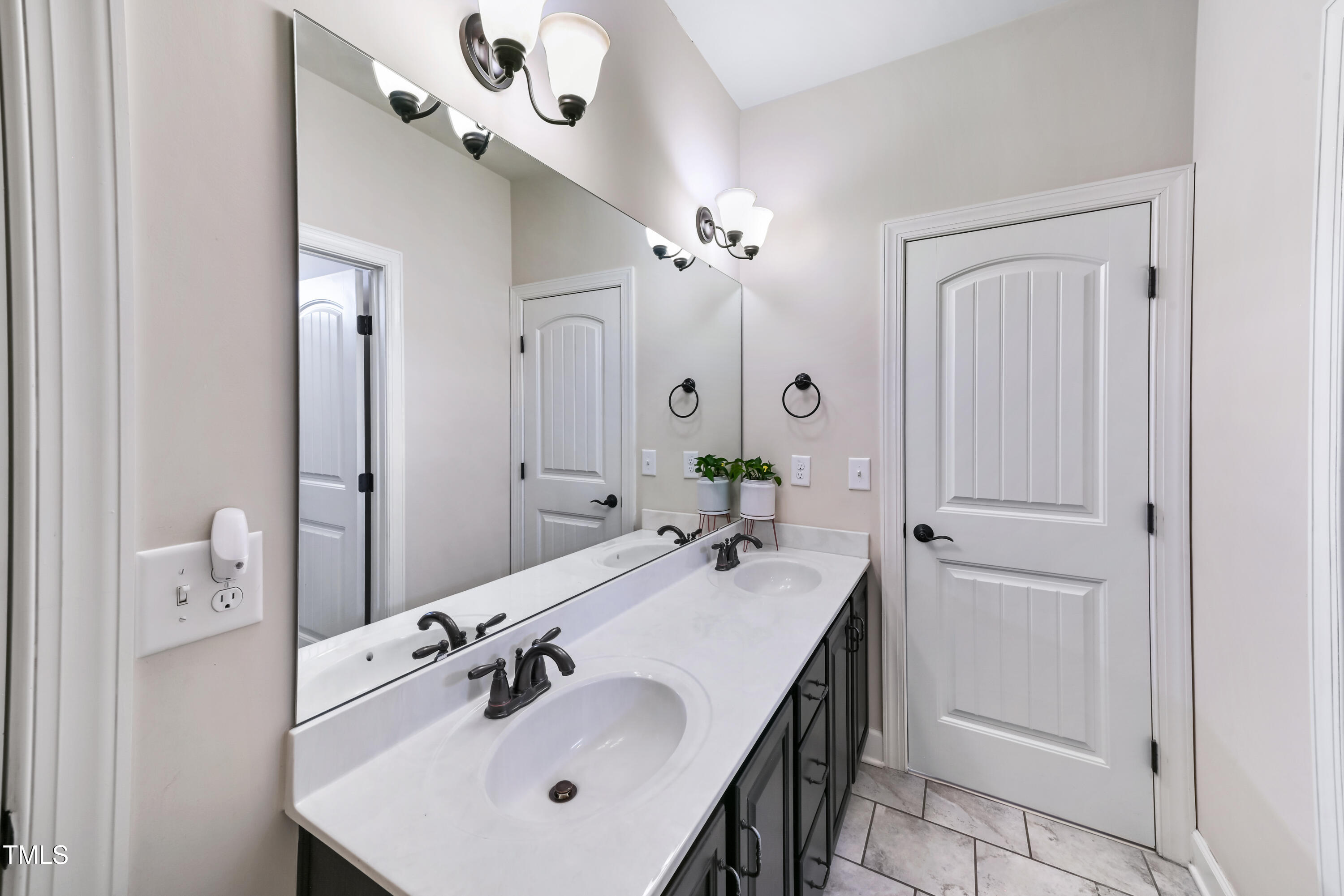 820 Boone Ridge Lane Cary, NC 27519 - Photo 14 of 37 Shared bath