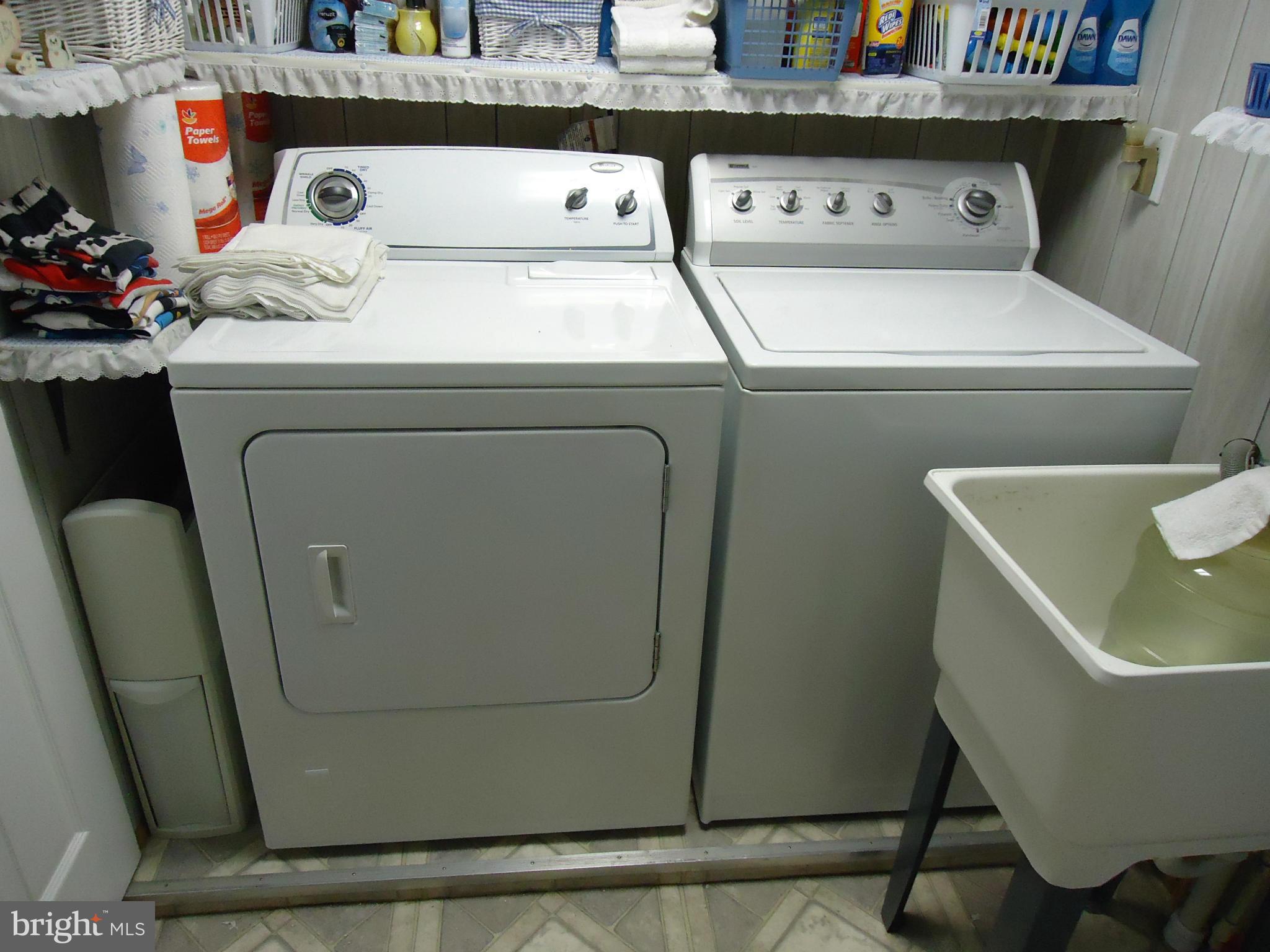13 German Hill Road Baltimore, MD 21222 - Photo 13 of 15 a utility room with dryer and washer