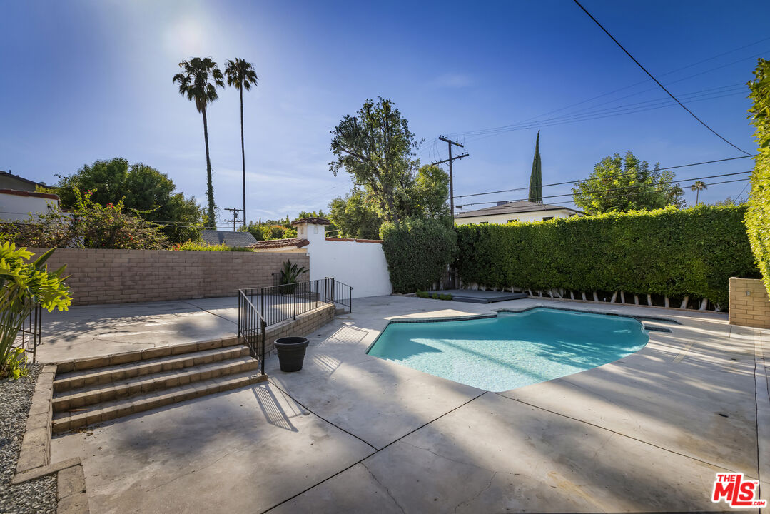 12153 Maxwellton Road Studio City, CA 91604 - Photo 40 of 48
