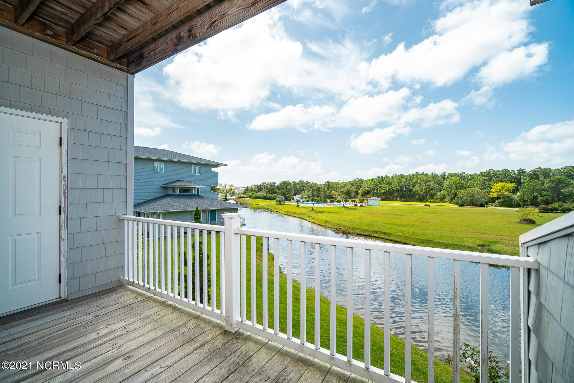 800 Country Club Road, Unit 30 Morehead City, NC 28557 - Photo 13 of 55 Covered porch off living area