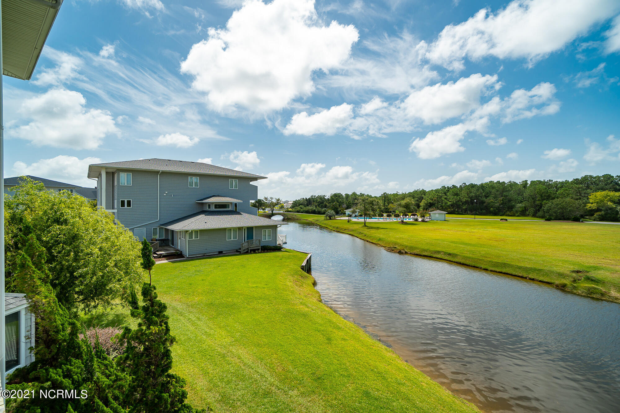800 Country Club Road, Unit 30 Morehead City, NC 28557 - Photo 16 of 55 Porch views