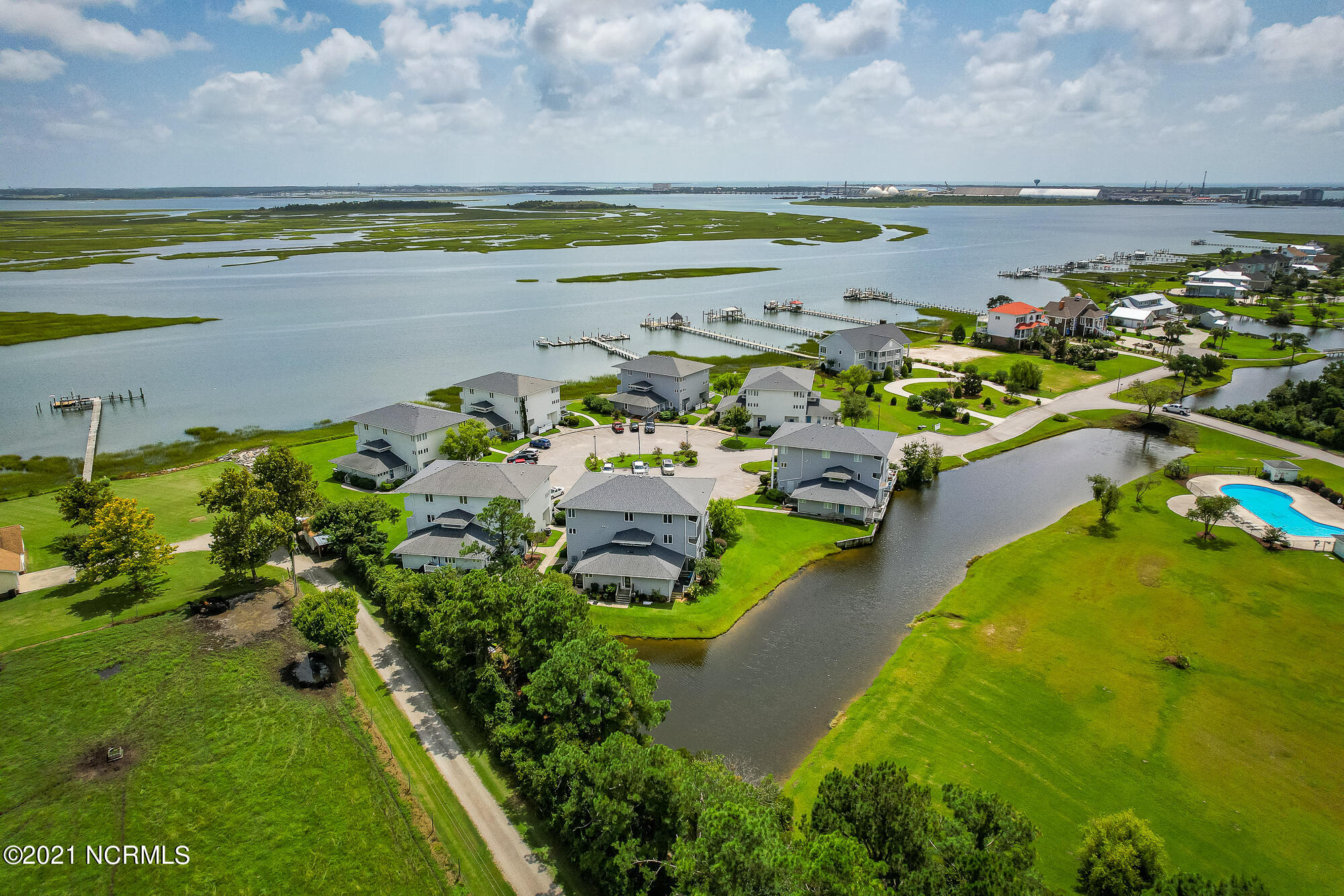 800 Country Club Road, Unit 30 Morehead City, NC 28557 - Photo 42 of 55 Haystacks condo