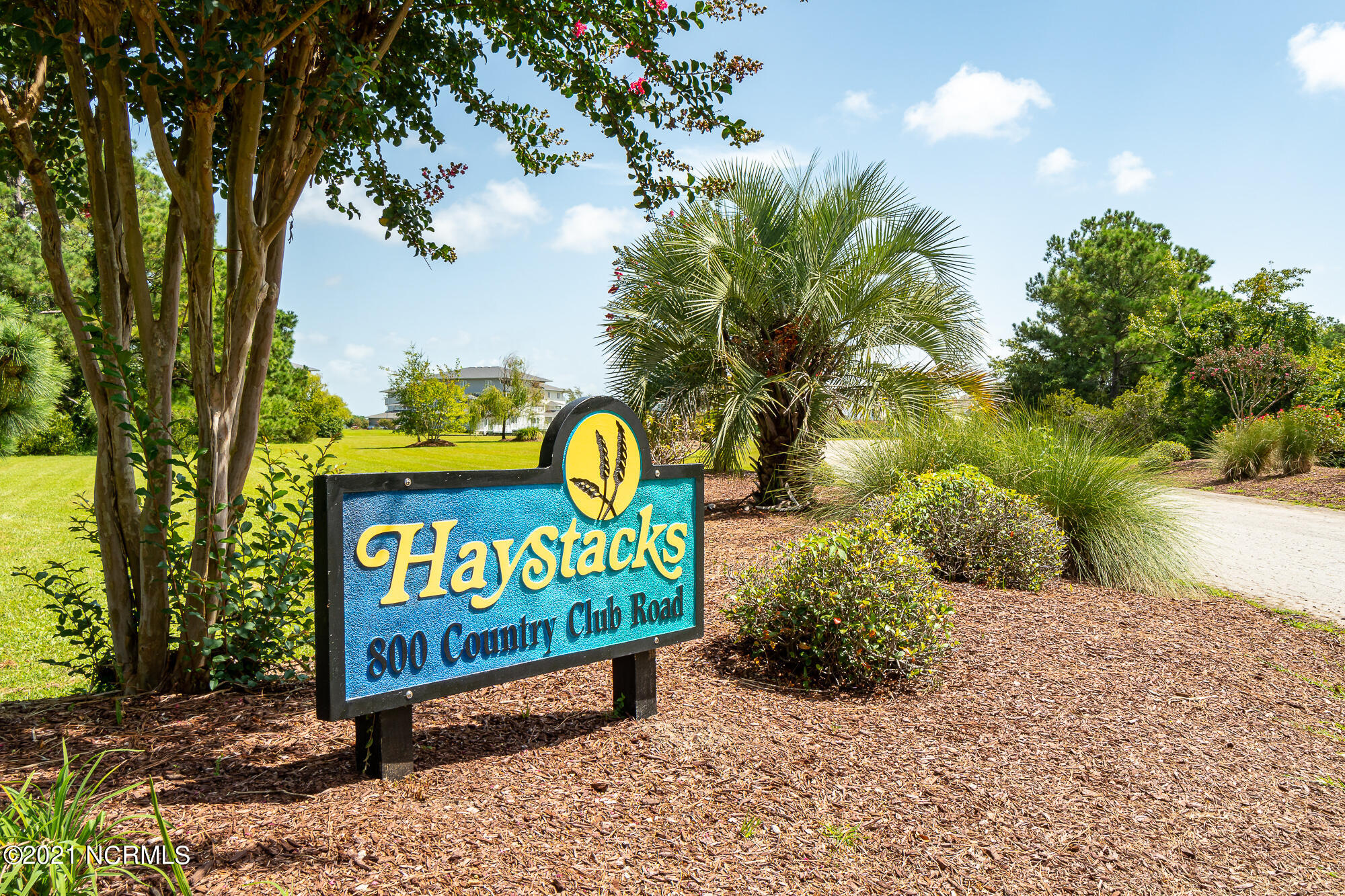 800 Country Club Road, Unit 30 Morehead City, NC 28557 - Photo 48 of 55 Haystacks condo