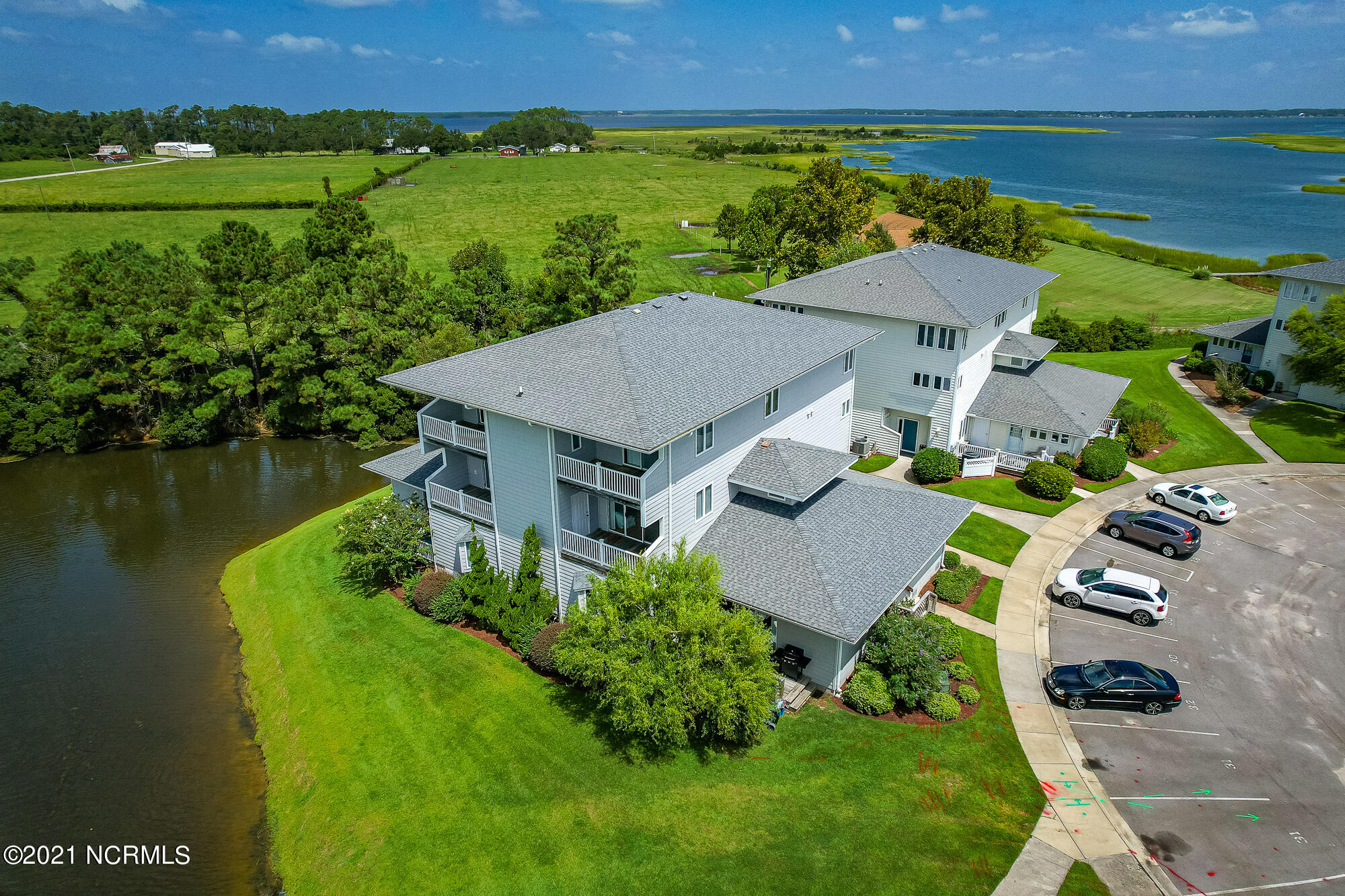 800 Country Club Road, Unit 30 Morehead City, NC 28557 - Photo 9 of 55 Haystacks unit 30