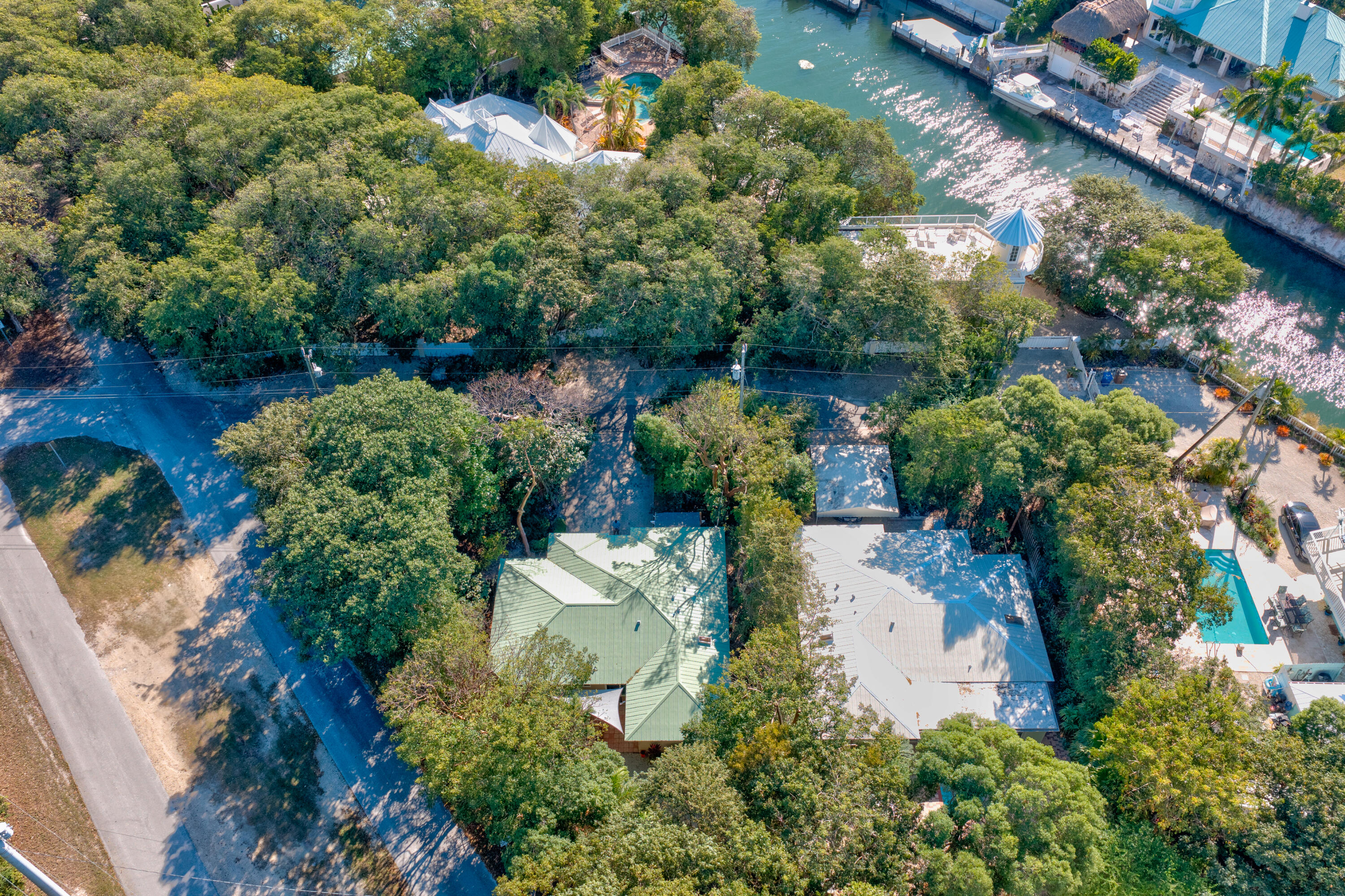 33 Blue Runner Street Key Largo, FL 33037 - Photo 49 of 60 an aerial view of a houses with yard