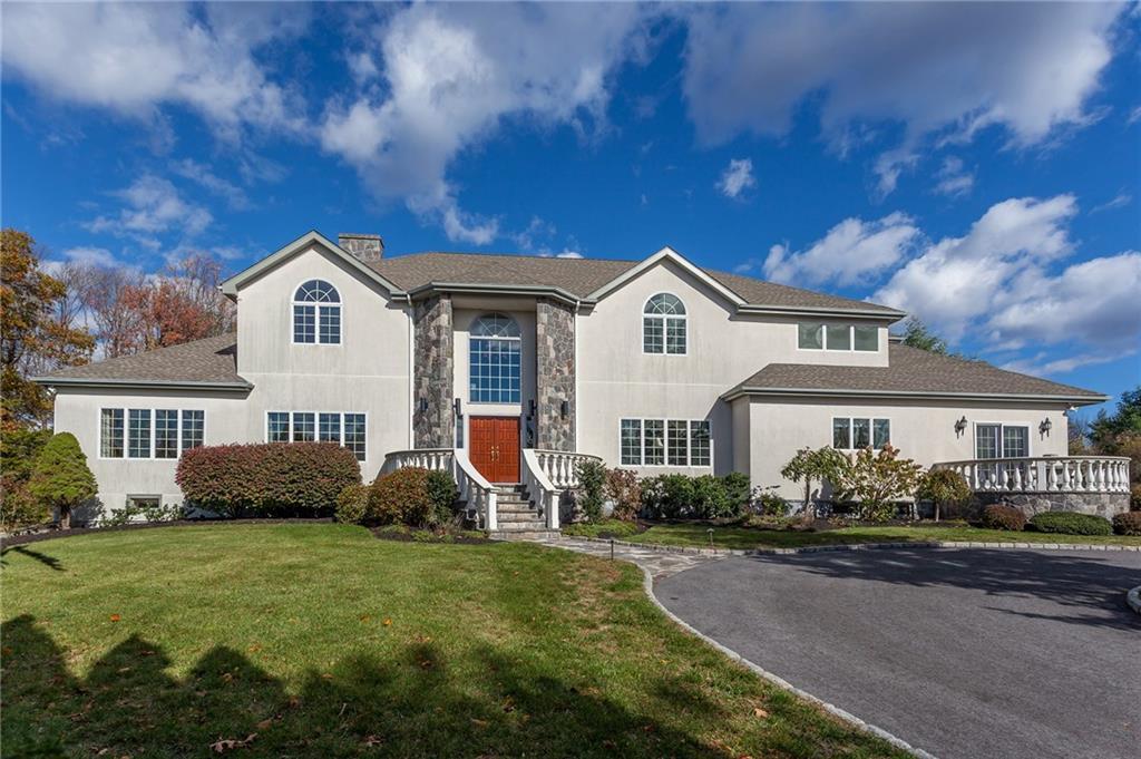 5 Trailing Ridge Road Brookfield, CT 06804 - Photo 1 of 1 a front view of a house with garden