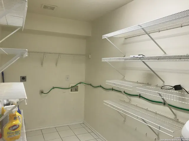 $1,700 | 7126 Lynn Lake, San Antonio, TX 78244