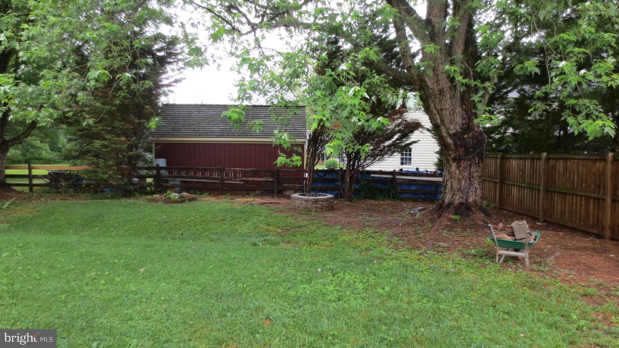 17301 Hoskinson Road Poolesville, MD 20837 - Photo 6 of 25 Exterior (Rear)