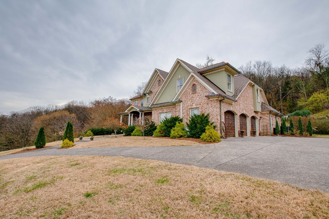 4640 Peytonsville Road Franklin, TN 37064 - Photo 3 of 70 Gallery Image 3