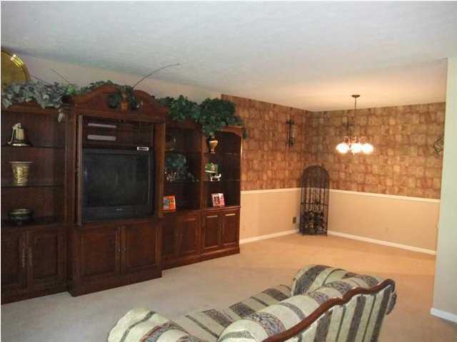 7327 Ridan Way Louisville, KY 40214 - Photo 7 of 19 Additional Photo