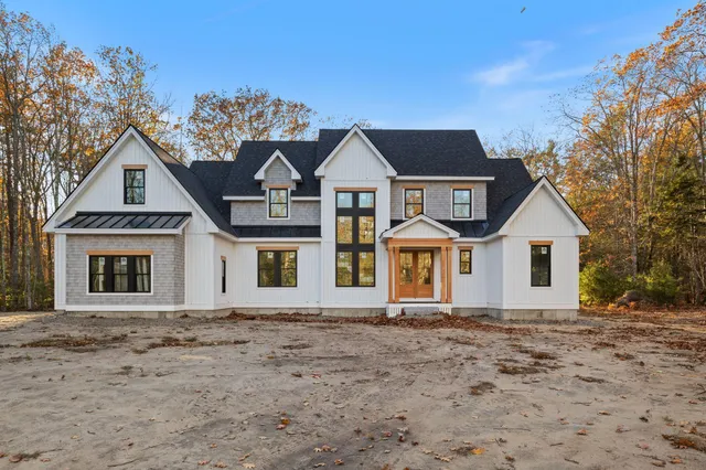 $2,200,000 | 2 Lindas Way, Old Orchard Beach, ME 04064