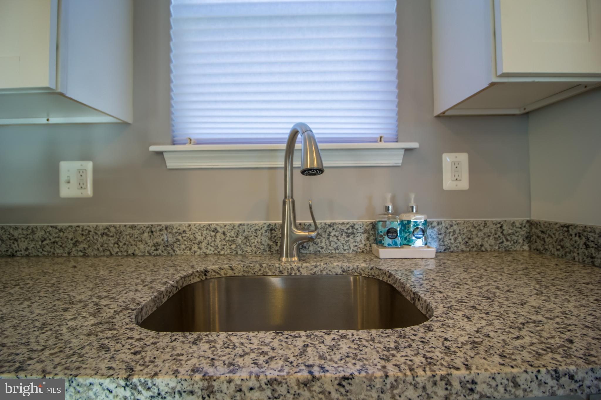 6500 Maplewood Road Baltimore, MD 21212 - Photo 11 of 30 SS Fixtures