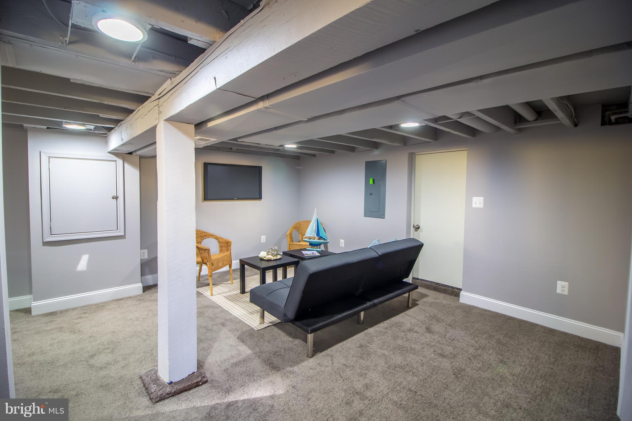 6500 Maplewood Road Baltimore, MD 21212 - Photo 27 of 30 Plenty of Space for Entertaining