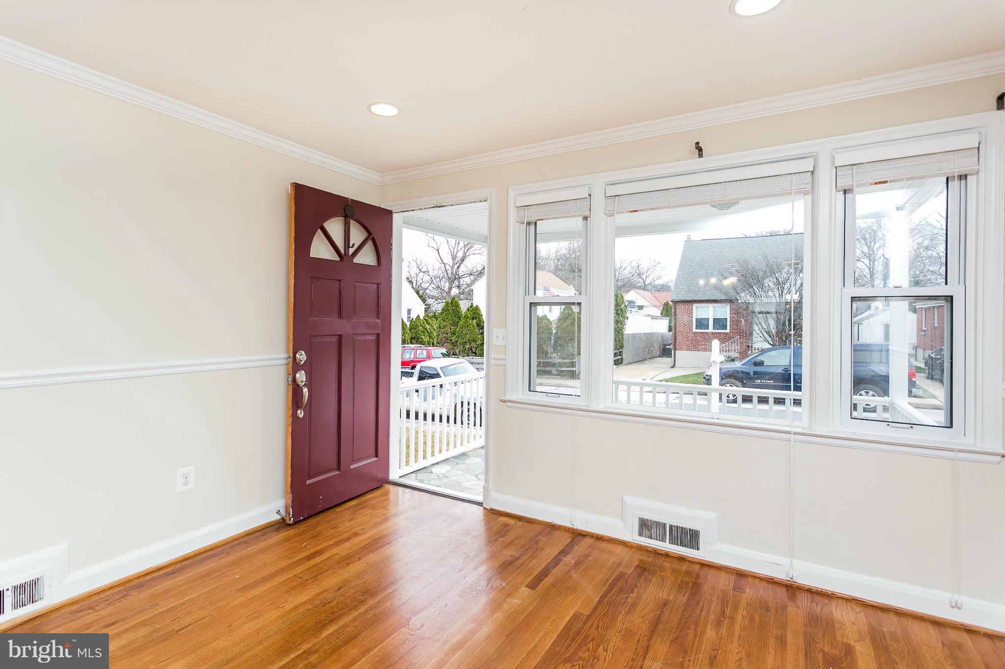 7816 Highpoint Road Baltimore, MD 21234 - Photo 4 of 29 Living Room