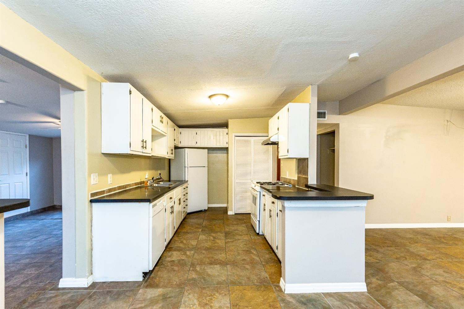 2836 65th Street Lubbock, TX 79413 - Photo 12 of 39 Photo 12