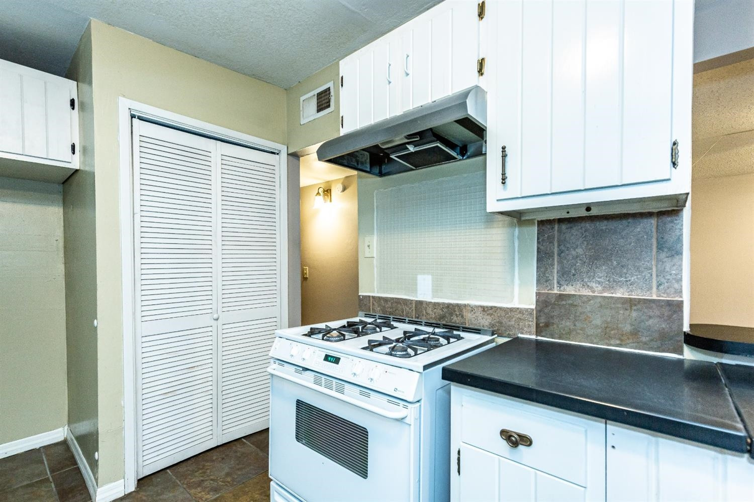 2836 65th Street Lubbock, TX 79413 - Photo 15 of 39 Photo 15