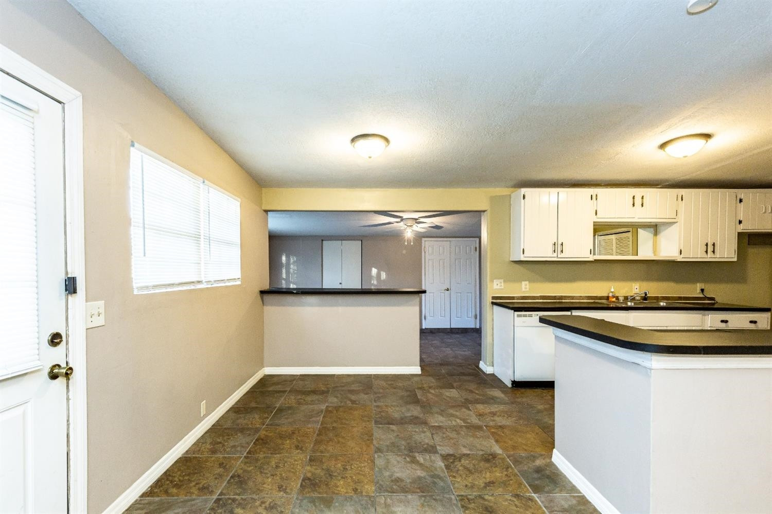 2836 65th Street Lubbock, TX 79413 - Photo 10 of 39 Eating Area