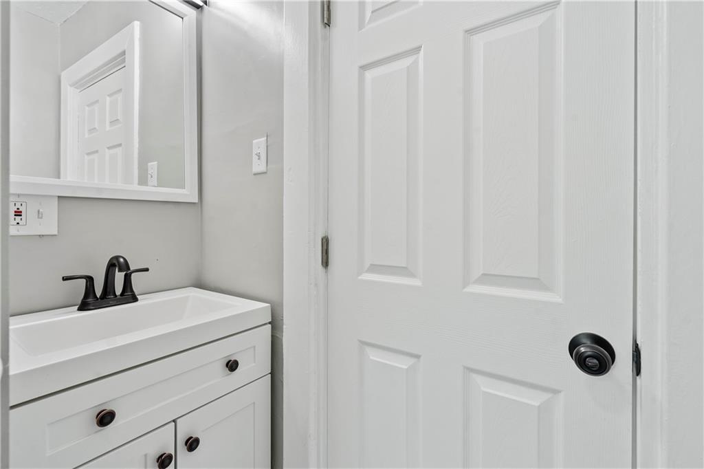 716 Ridge Avenue McKees Rocks, PA 15136 - Photo 16 of 31 Gallery Image 16