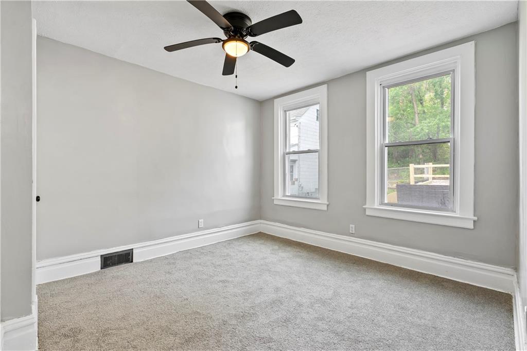 716 Ridge Avenue McKees Rocks, PA 15136 - Photo 19 of 31 Gallery Image 19