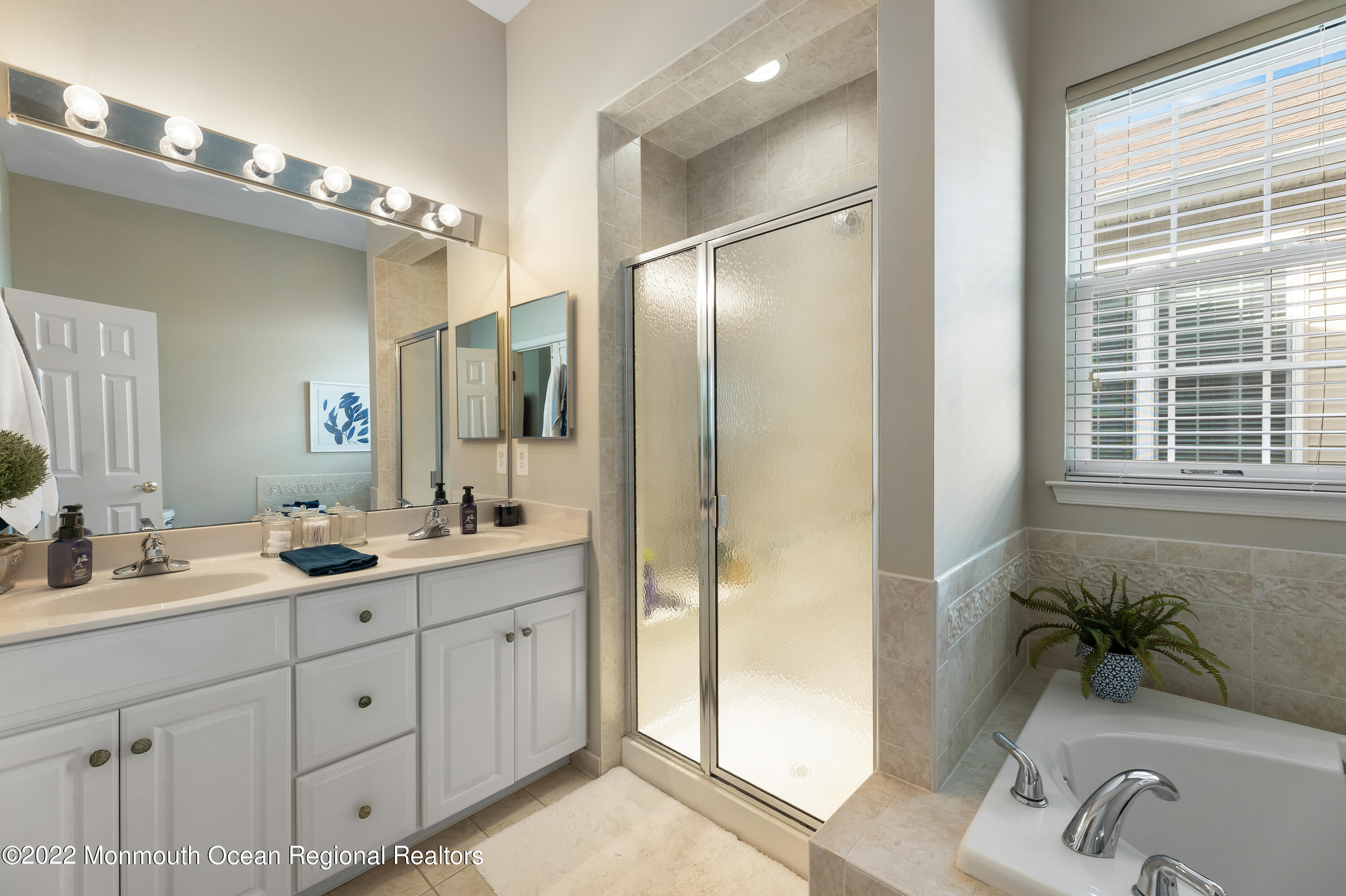 71 Crooked Stick Road Jackson, NJ 08527 - Photo 17 of 31 Master Bath
