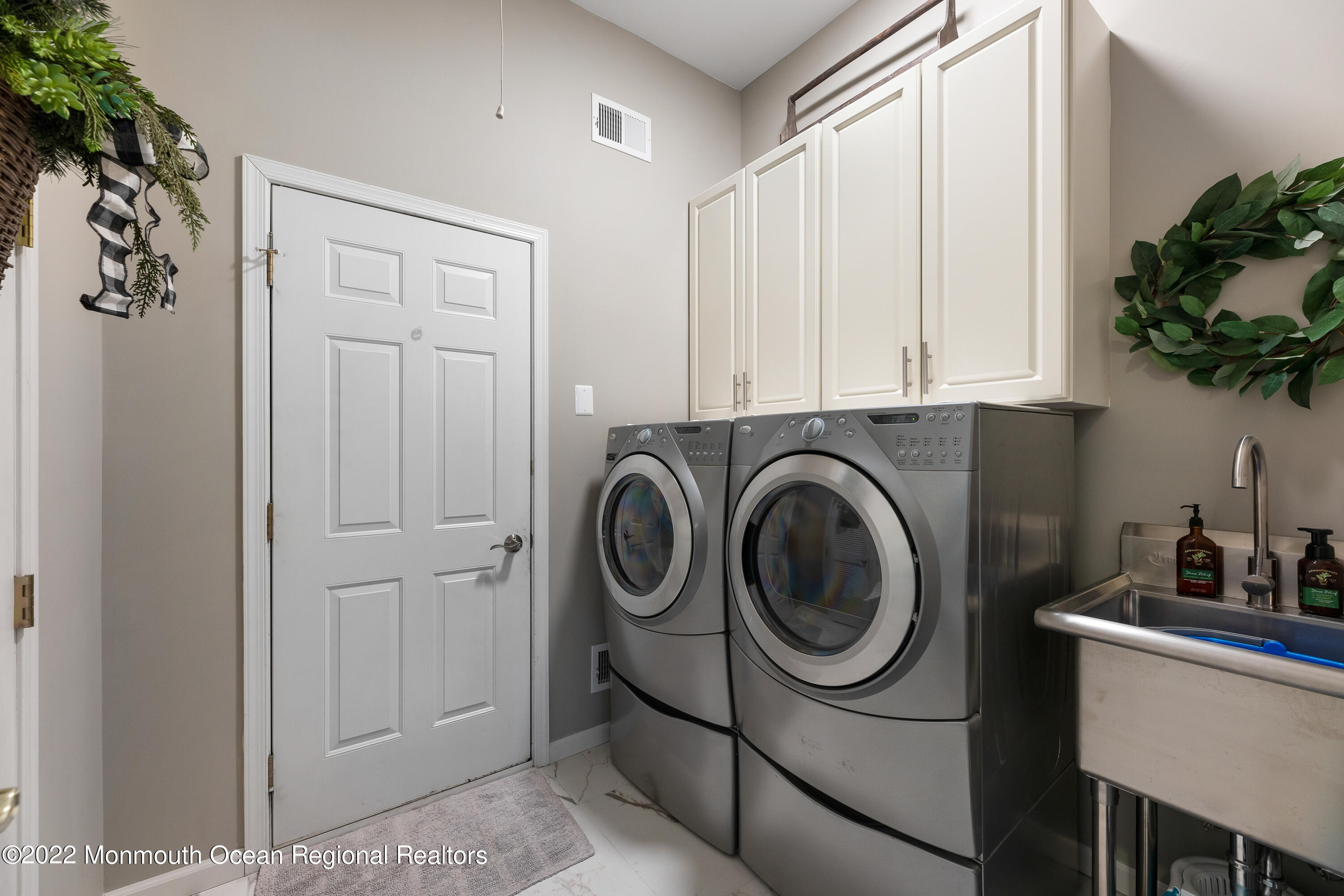 71 Crooked Stick Road Jackson, NJ 08527 - Photo 23 of 31 Laundry Room