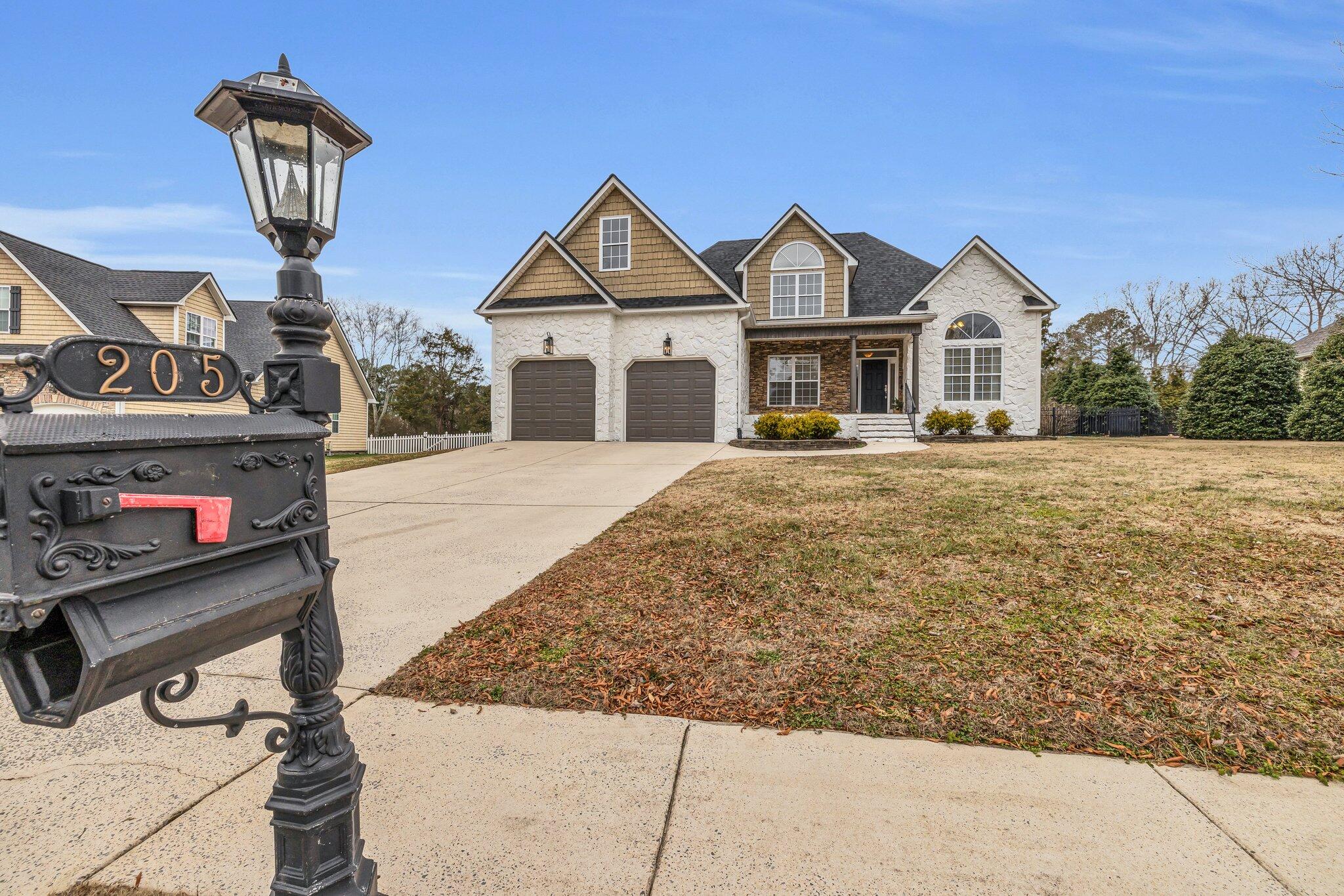 1-web-or-mls-205-honeysuckle-dr