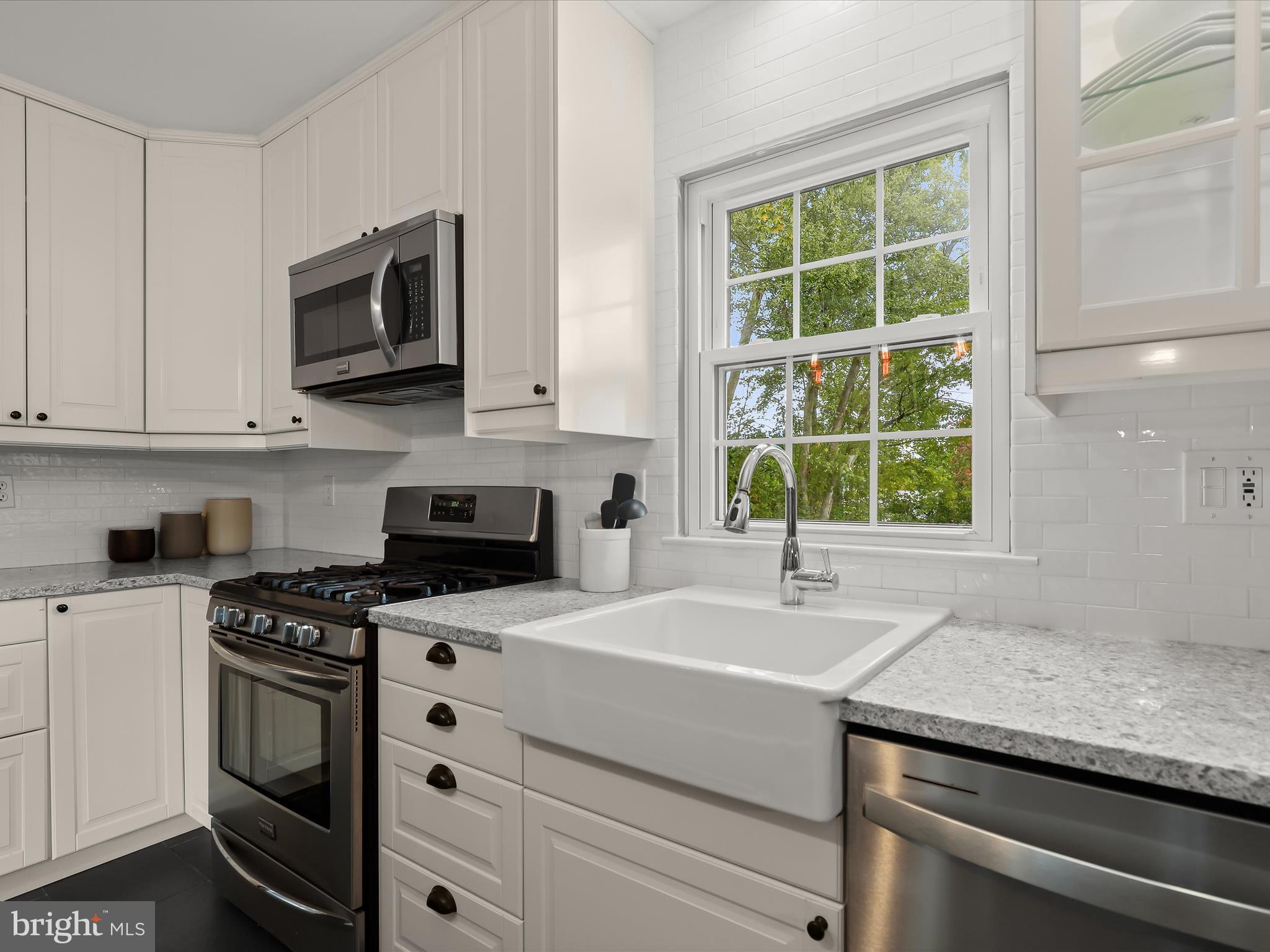 2402 Harborwood Road Catonsville, MD 21228 - Photo 15 of 43 Kitchen