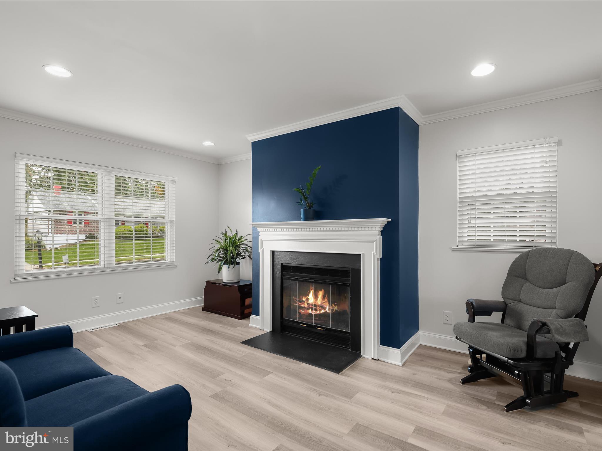 2402 Harborwood Road Catonsville, MD 21228 - Photo 17 of 43 Family Room