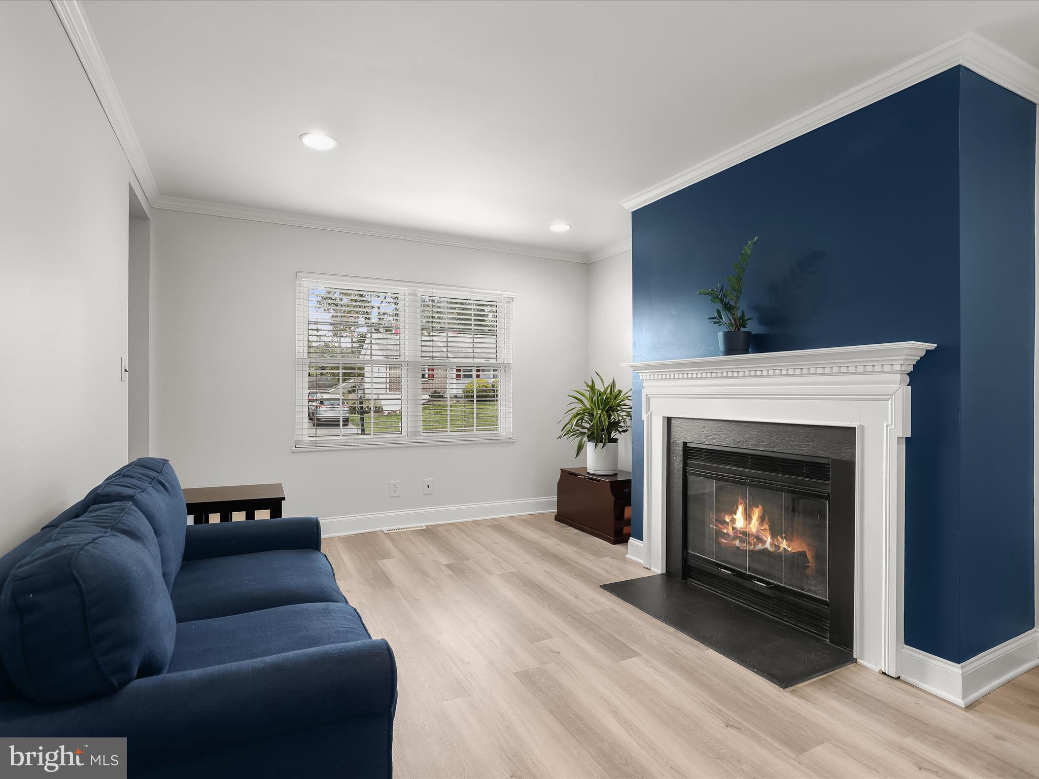 2402 Harborwood Road Catonsville, MD 21228 - Photo 18 of 43 Family Room