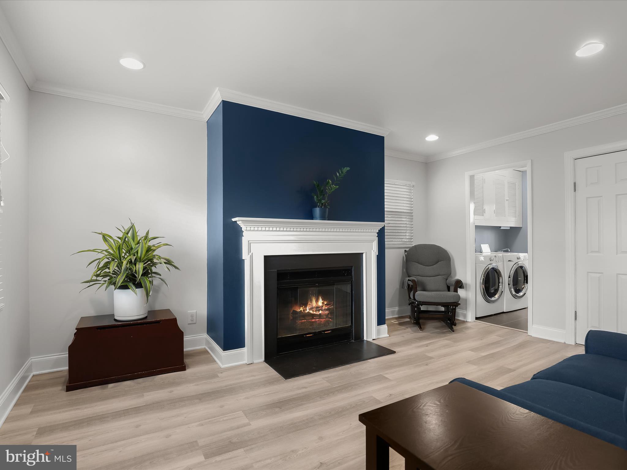 2402 Harborwood Road Catonsville, MD 21228 - Photo 19 of 43 Family Room