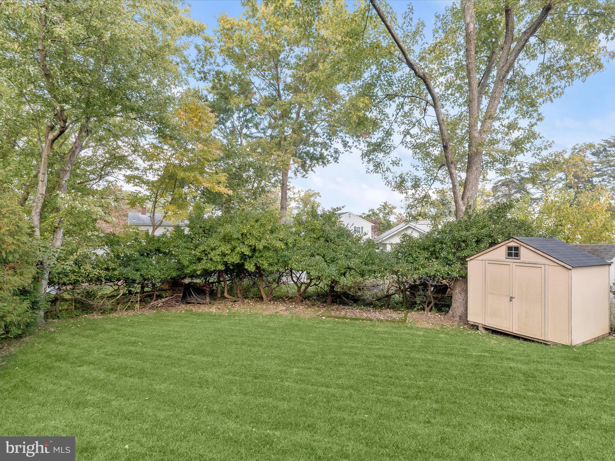 2402 Harborwood Road Catonsville, MD 21228 - Photo 35 of 43 Landscaped Grounds